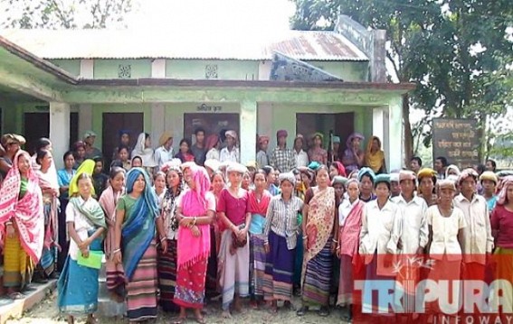 Irregularity of REGA Wage prevails: Workers staged blockade in Gandacherra- Amarpur road Irregularity of REGA Wage prevails: Workers staged blockade in Gandacherra- Amarpur road